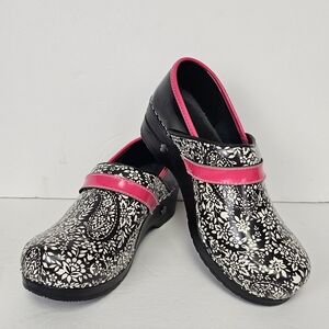Sanita Koi Clogs Black/White Pink Trim EU Sz 39 (8.5) Medical Nurse Professional